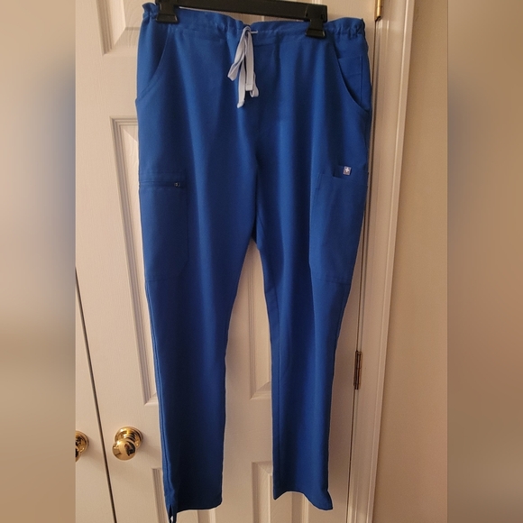 Figs scrubs blue - Picture 7 of 8